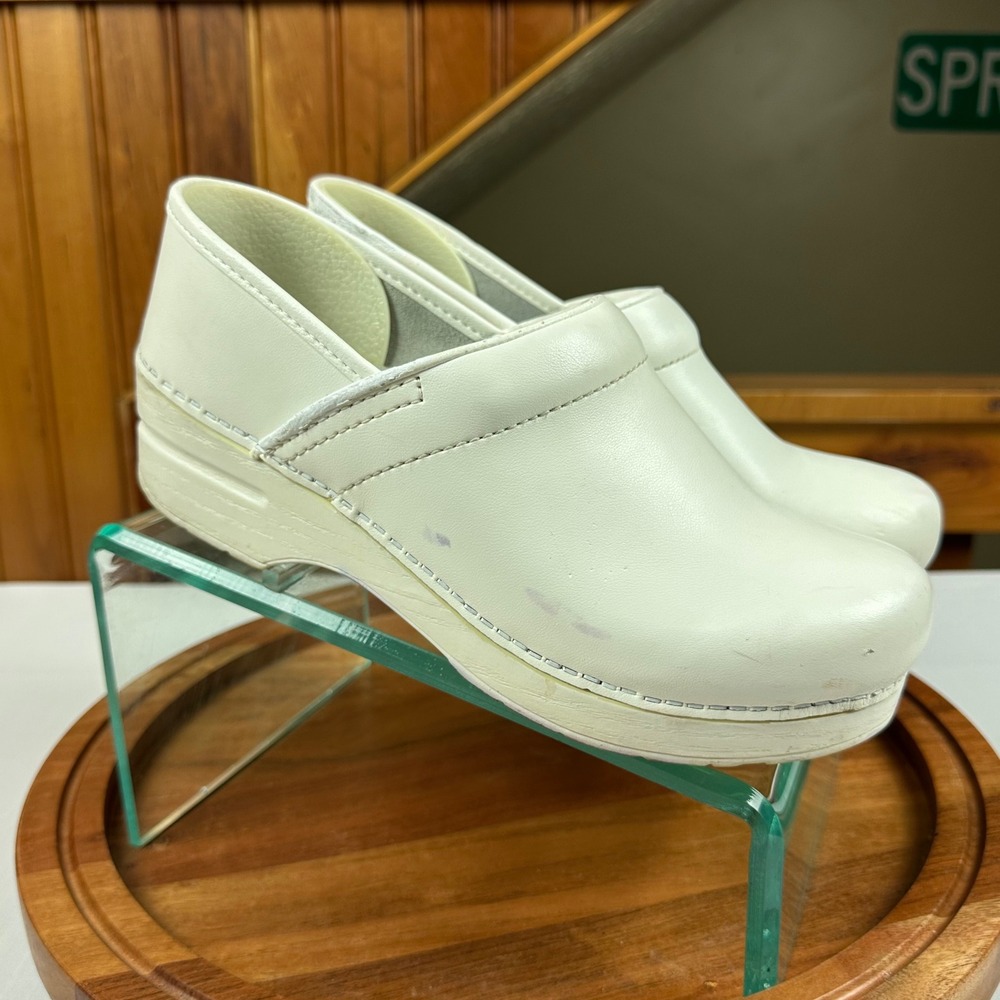 Dansko Professional White Leather Clogs Womens 39 Nursing Shoes Work Slip On